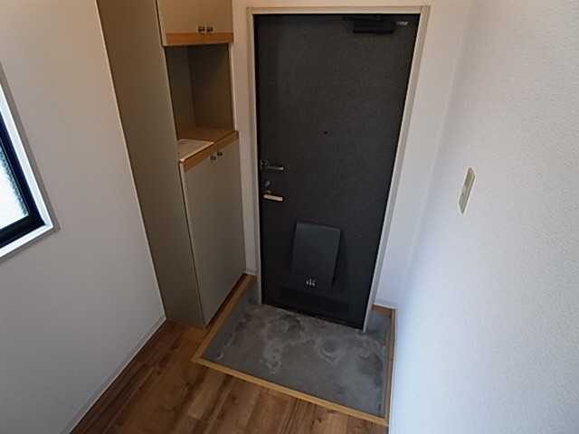 神戸市長田区前原町２丁目のアパートの玄関|シューズボックス付き玄関