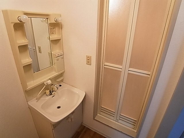 神戸市長田区前原町２丁目のアパートの洗面所|シャンプードレッサー