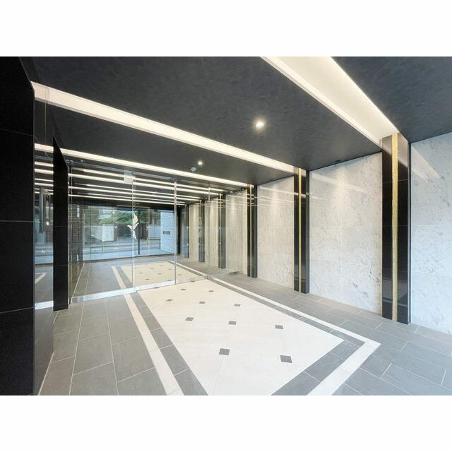 アジールコート練馬中村橋のエントランス