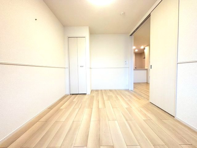 リ・ソレイユの洋室