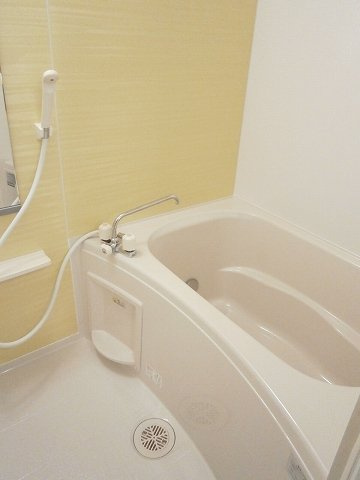 シャインの浴室|ゆったり過ごせるお風呂です