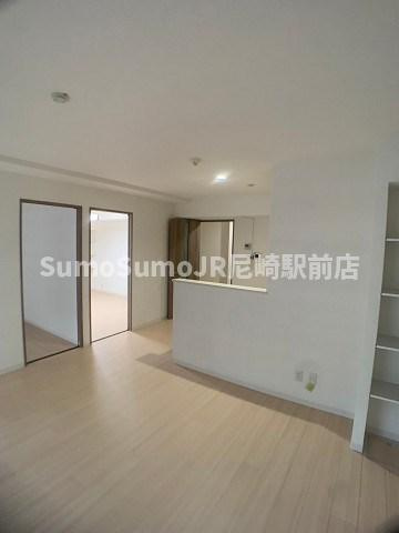 塚口さんさんタウン2番館の居間・リビング|ゆったり過ごせるリビングです