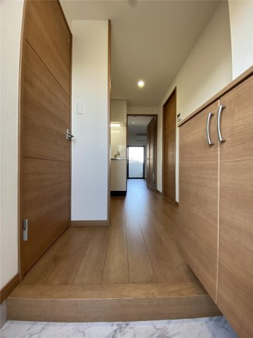 クロノス41新町Ⅳの玄関