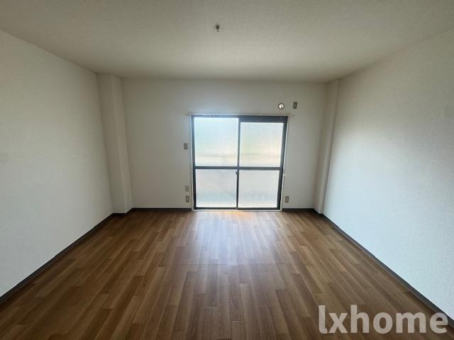 萩原マンションの寝室|使い勝手のいい寝室です