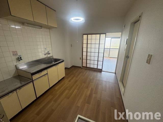 萩原マンションの居間・リビング|こちらのリビングで趣味の時間をお楽しみください