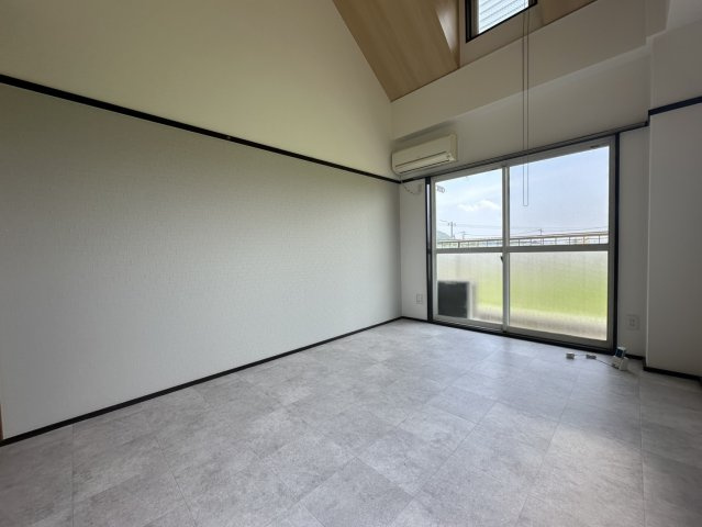 ハイネスシブヤの洋室