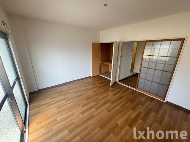 萩原マンションの寝室|使い勝手のいい寝室です