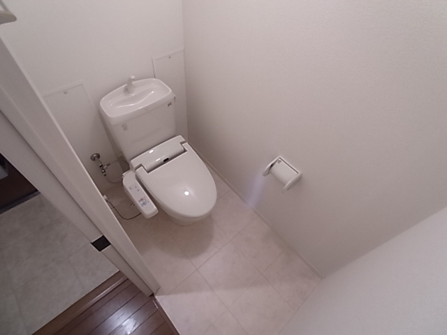 神戸市長田区片山町２丁目のアパートのトイレ|ウォッシュレット付トイレ