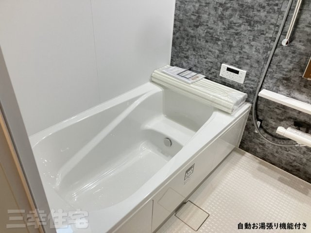 碧南市入船町の浴室|タイマーセットで自動お湯張り。帰宅後すぐにお風呂に入れちゃう嬉しい機能がついてます♪