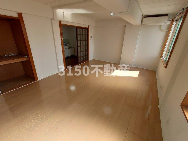 岡戸ビルの居間・リビング