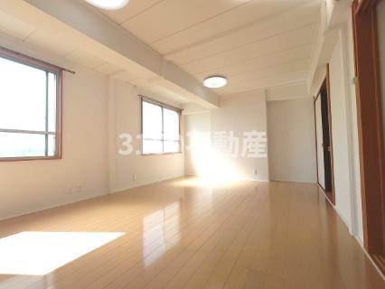 岡戸ビルの居間・リビング