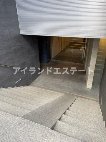 レジディア三軒茶屋Ⅲ　１Fコンビニ　アイランドキッチン　ファミリー向けのその他