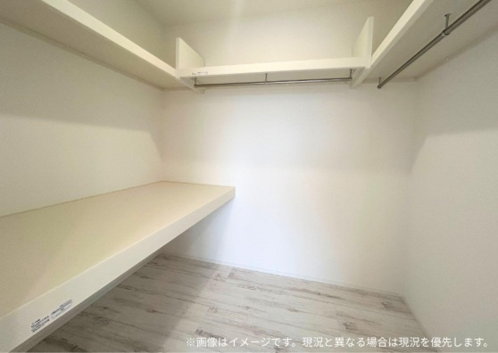 山形市みはらしの丘2丁目　新築の収納|主寝室に4帖のウォークインクローゼットを設けました。家族分の衣服を収納できます。