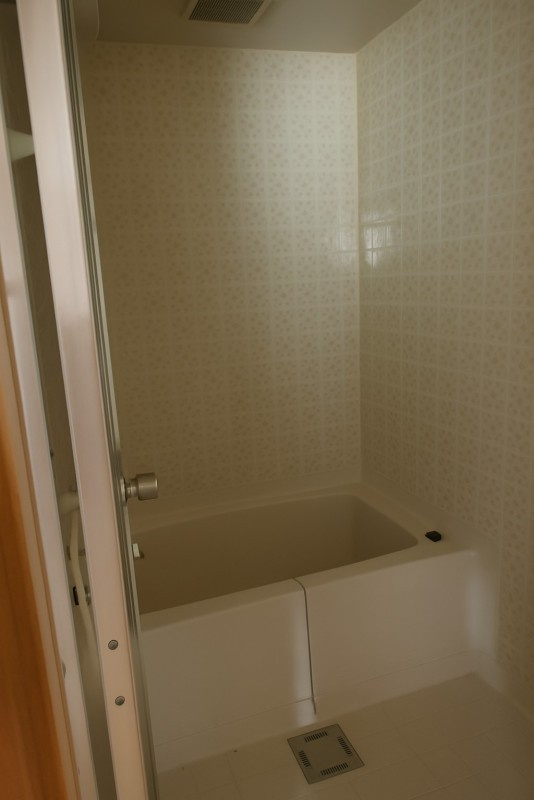 ＼リノベで生まれ変わる!?／【釧路市興津】神田マンションの浴室|清潔感のある、きれいな浴室です。