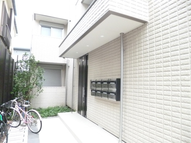 カノン下北沢のエントランス|安心のオートロック付