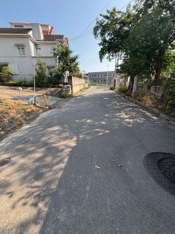 松園町の前面道路含む現地写真