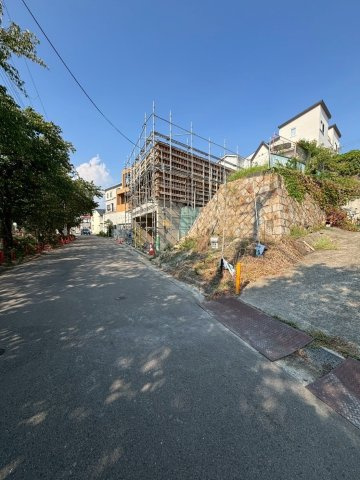 松園町の前面道路含む現地写真