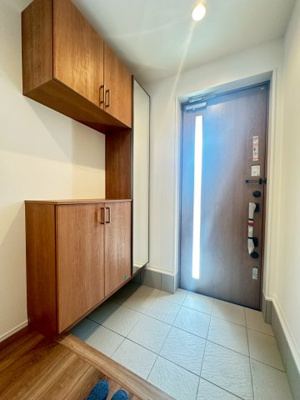 【玄関】 | ファミリエ如是C棟