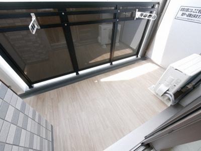 【バルコニー】 | エスリード中之島ザ・コア | 暖かな日差しのふりそそぐバルコニー