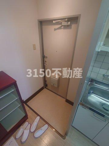 青木ビルの玄関