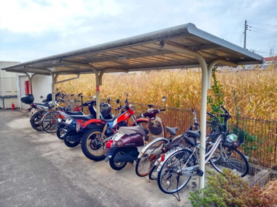 【その他】 | レオパレスエスポワール財部 | 屋根付き駐輪場