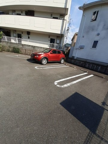 グラン　ボナールの駐車場