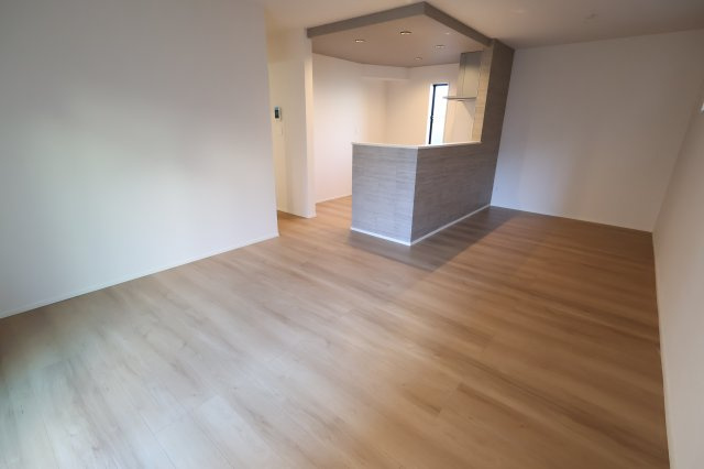 《仲介手数料無料》緑区原山３丁目217-2(全1戸)新築一戸建てTIARA