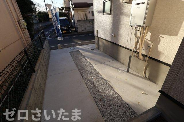 《仲介手数料無料》緑区原山３丁目217-2(全1戸)新築一戸建てTIARAの駐車場