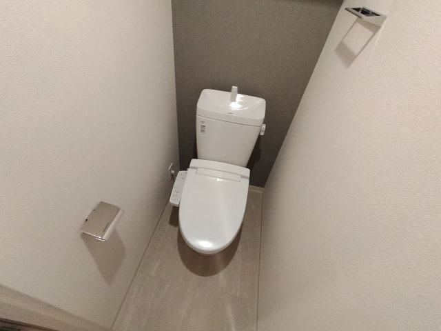 神戸市兵庫区浜崎通の賃貸マンションのトイレ