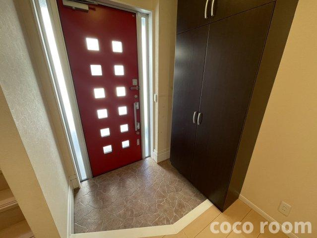 道悦アパートの玄関