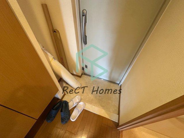 OA　FLAT西延末の玄関