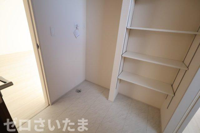 《仲介手数料無料》岩槻区大字南辻32新築一戸建てリーブルガーデンのランドリースペース|撮影日 2025年10月27日 15:00 晴れ