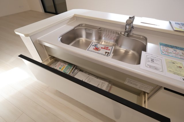 《仲介手数料無料》岩槻区大字南辻32新築一戸建てリーブルガーデンのキッチン|撮影日 2025年10月27日 15:00 晴れ