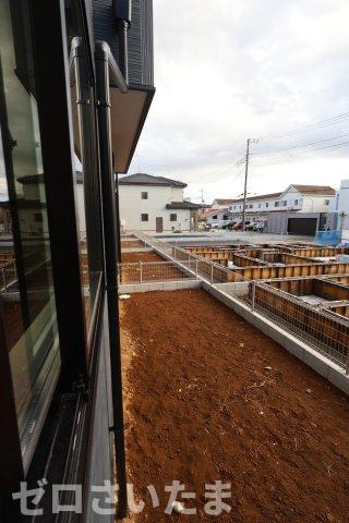 《仲介手数料無料》岩槻区大字南辻32新築一戸建てリーブルガーデンのバルコニー|撮影日 2025年10月27日 15:00 晴れ