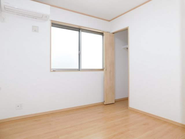 名古屋市中村区野上町の中古一戸建の洋室|◇洋室◇　　明るい洋室約４．０帖　全居室収納完備♪