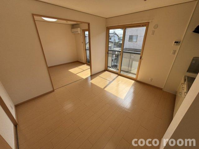 グランシャリオⅢの居間・リビング