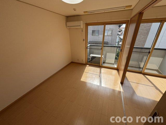 グランシャリオⅢの洋室