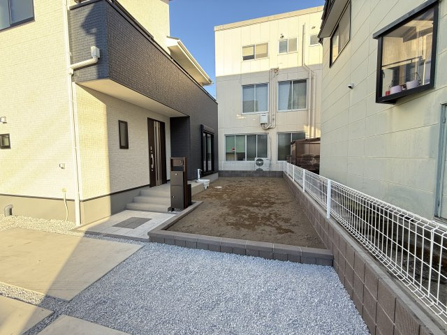 リーブルガーデンＳ前橋南町　１号棟の庭|お庭付き物件♪ちょっとしたガーデニングも楽しめます。