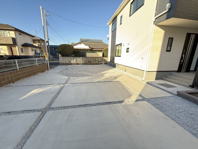 リーブルガーデンＳ前橋南町　１号棟の駐車場|駐車場もキレイに整備されています。４台以上駐車可能です！土地面積228.43㎡あり広々しています☆