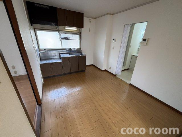 イーストニュータウンＡ棟の居間・リビング