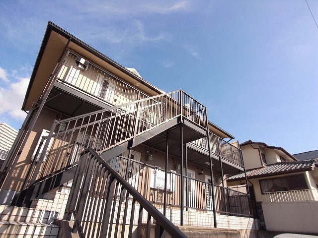 神戸市須磨区南落合１丁目のアパートの外観