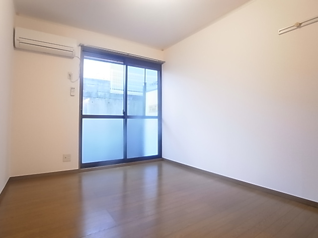 神戸市須磨区南落合１丁目のアパートの内装|洋室