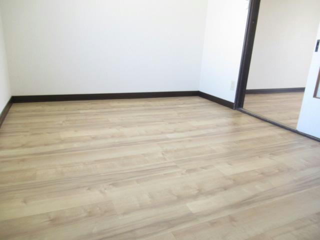 ひばりハイツの居間・リビング