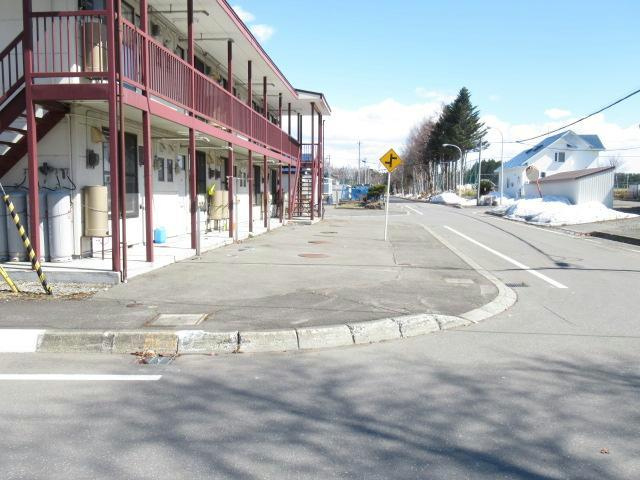 ひばりハイツの駐車場
