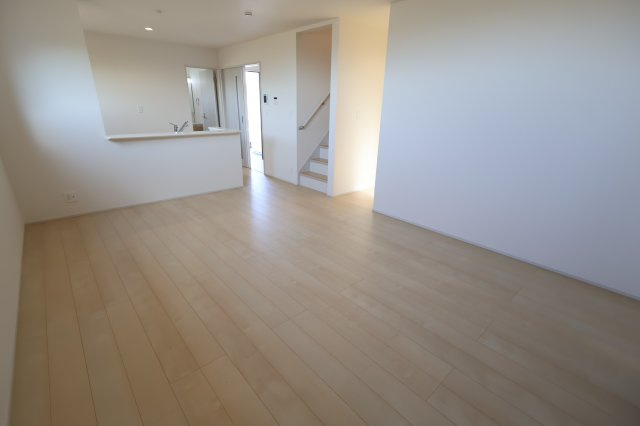 《仲介手数料無料》岩槻区大字平林寺589新築一戸建てリーブルガーデンの居間・リビング