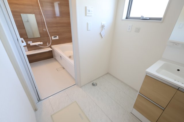 《仲介手数料無料》岩槻区大字平林寺589新築一戸建てリーブルガーデンのランドリースペース