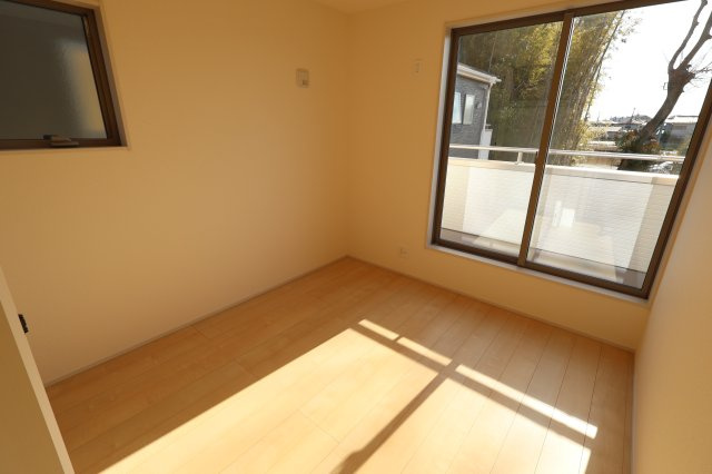 《仲介手数料無料》岩槻区大字平林寺589新築一戸建てリーブルガーデンの洋室