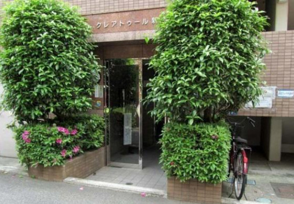 クレアトゥール新宿21のエントランス