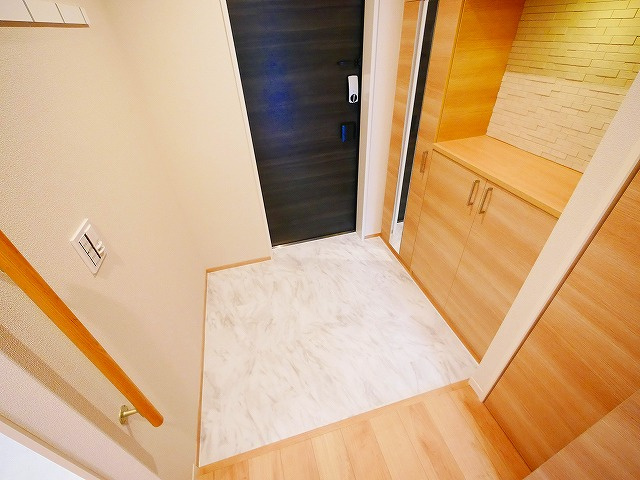 シャーメゾン　杉ケ町の玄関|収納もある玄関です