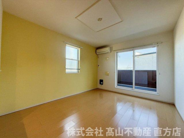 メゾン　フロージュⅡの居間・リビング